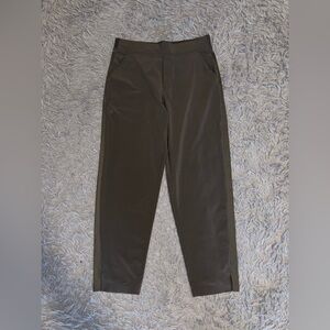 Athleta Women’s Brooklyn Mid Rise Ankle Pant Size 10 Grey Stretch Taper Jogger